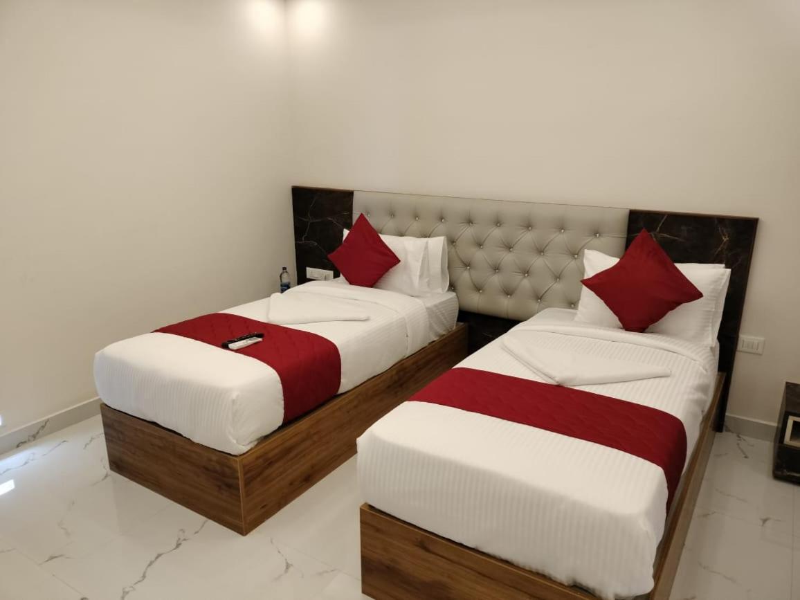 Mayuri Residency Hotel Attibele Extérieur photo